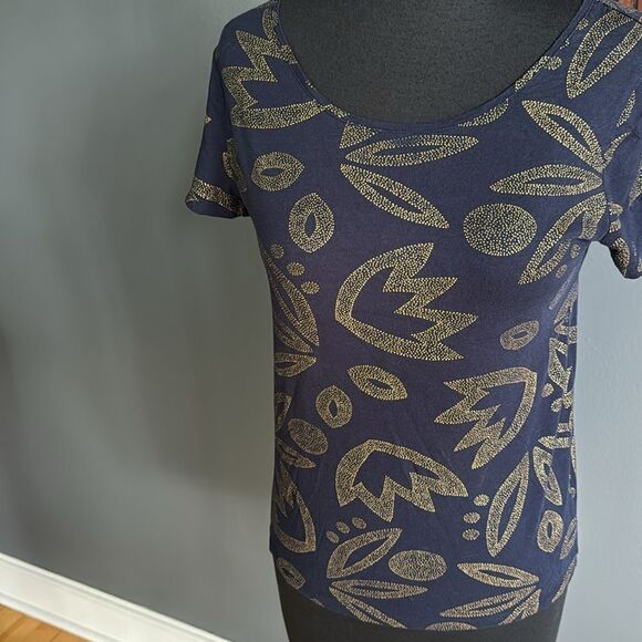 Ann Taylor Factory navy gold dot abstract floral print short sleeve tee shirt - Picture 2 of 5